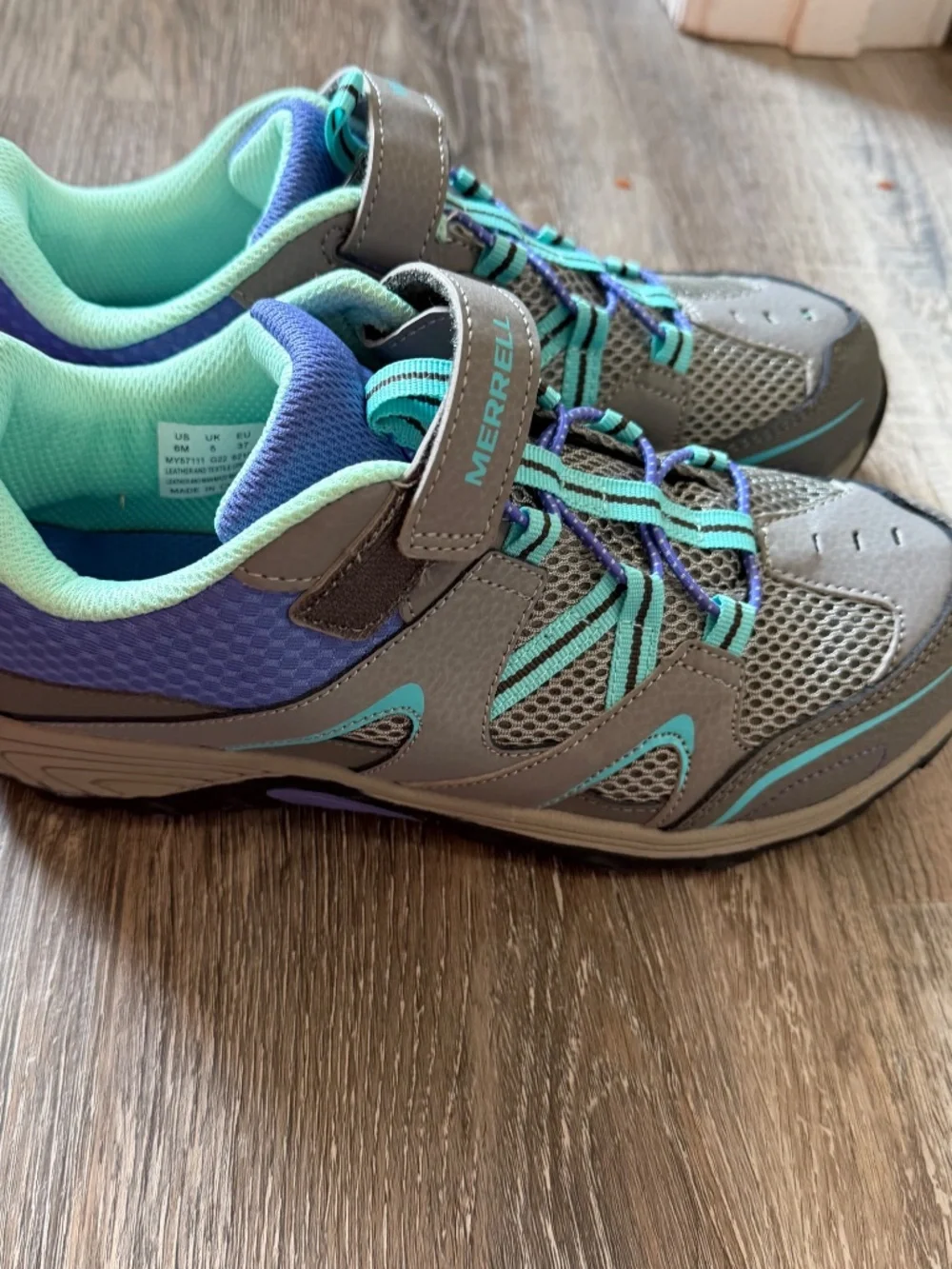 Merrell Unisex-Child Trail Chaser Hiking Sneaker KID size 6 medium